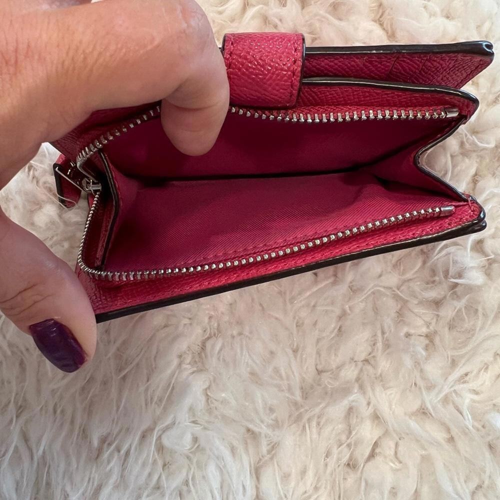 COACH Fuschia Bi Fold Wallet (CHXX030) - Picture 4 of 10